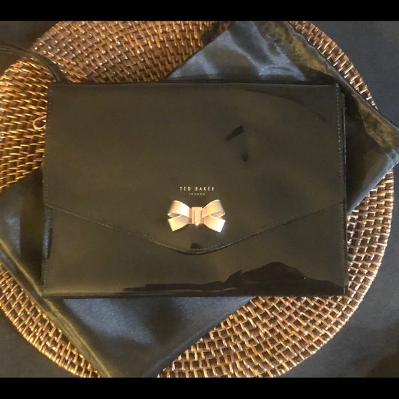 Ted Baker London Handbags - Beautiful Ted Baker black patent wristlet purse 💕